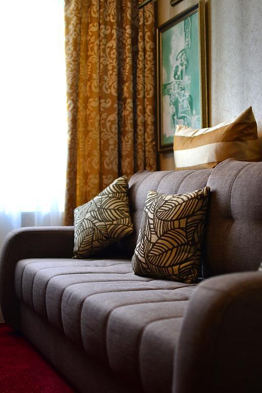 Kera Hotel Nesterenki Zewnętrze zdjęcie