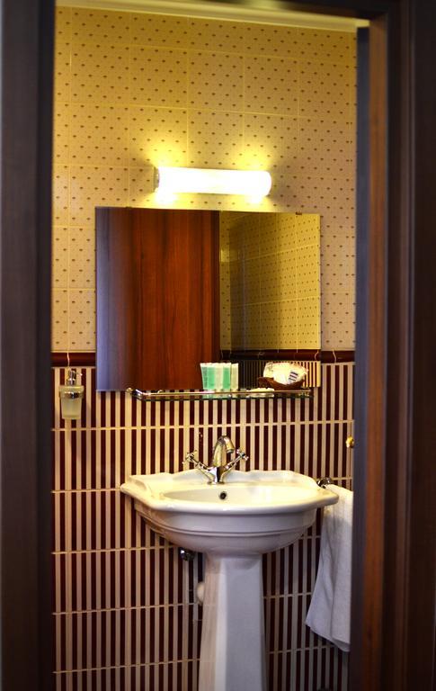 Kera Hotel Nesterenki Zewnętrze zdjęcie